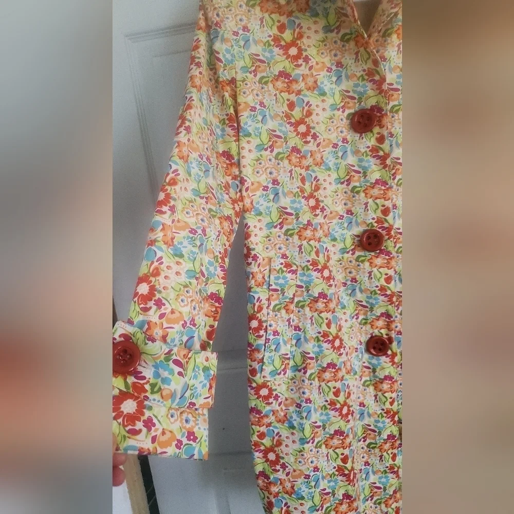 BILLBLASS ALL OVER FLORAL VINTAGE PRINT BUTTON DOWN COAT, SIZE 4 - Picture 4 of 8